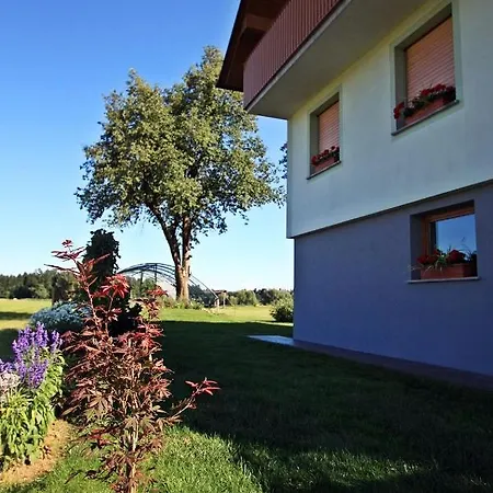 Hisa Na Vrtu Homestay