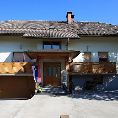 Hisa Na Vrtu Šenčur