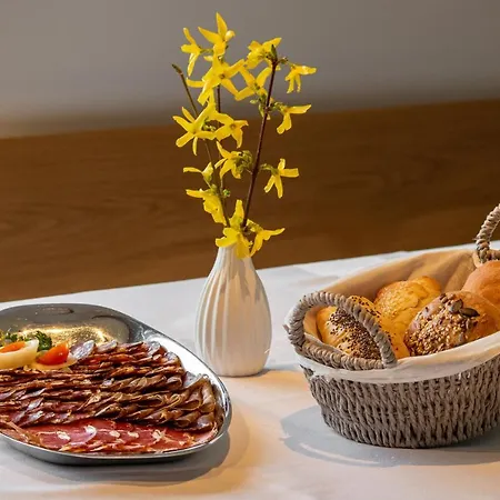 Hisa Na Vrtu Homestay